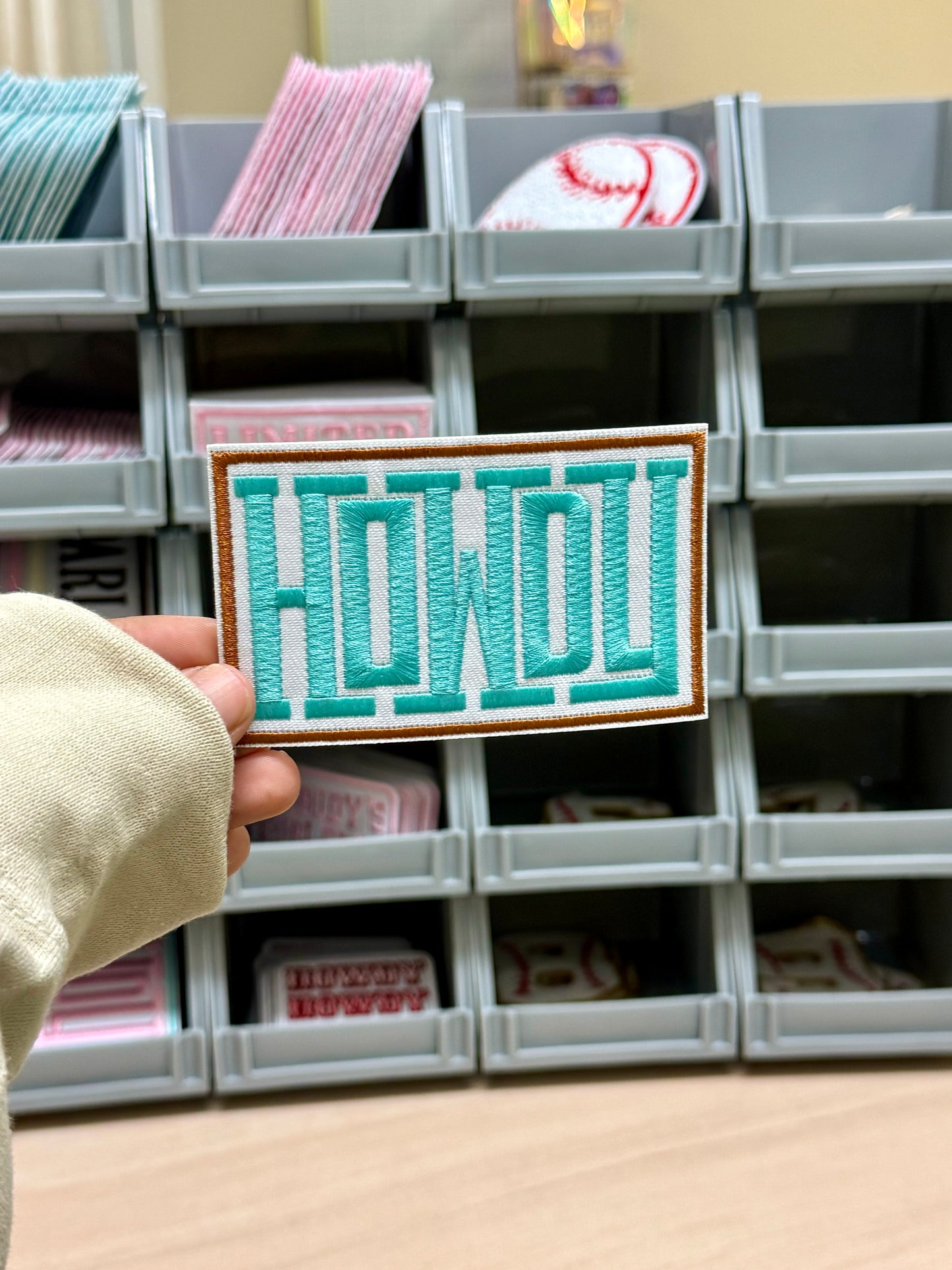 TEAL HOWDY